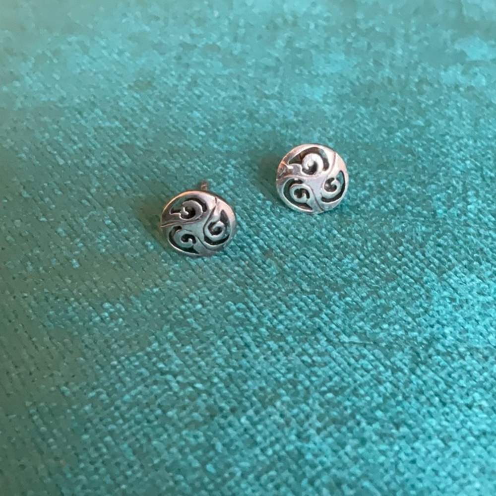 Small sterling silver Celtic triskele earrings  - vintage